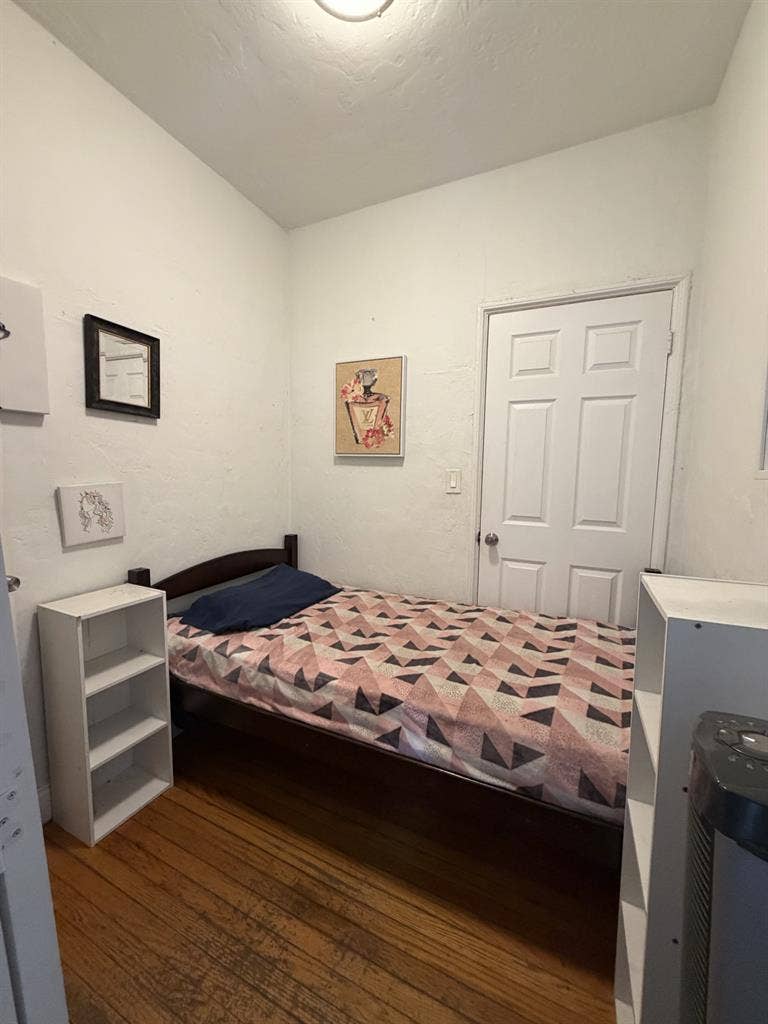 Shared or private room only girls