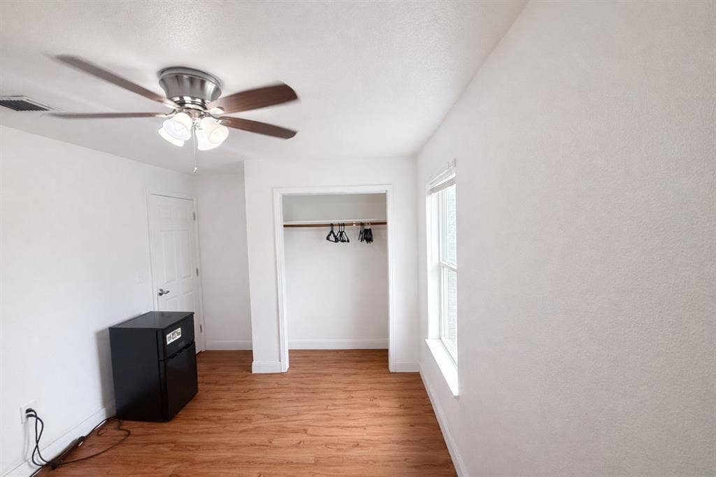 Room “B” for rent