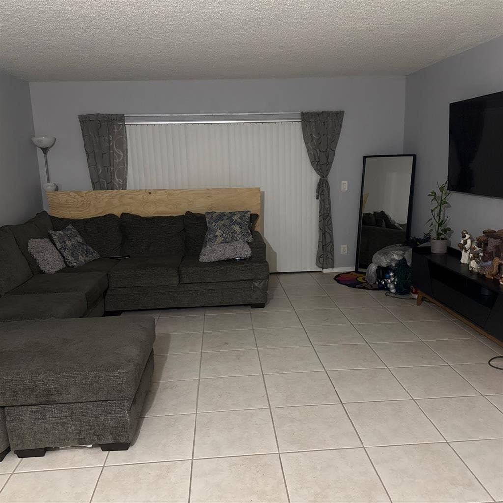 Looking for a roommate