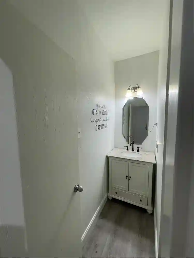 SPACIOUS ROOMS (Sugar Land, TX)