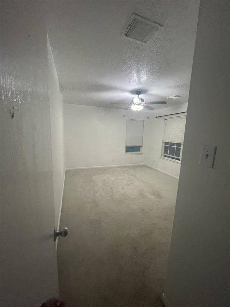 SPACIOUS ROOMS (Sugar Land, TX)