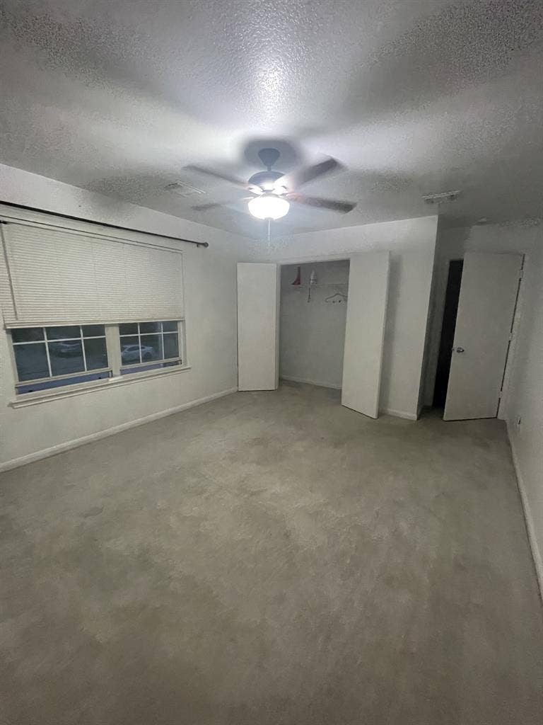 SPACIOUS ROOMS (Sugar Land, TX)