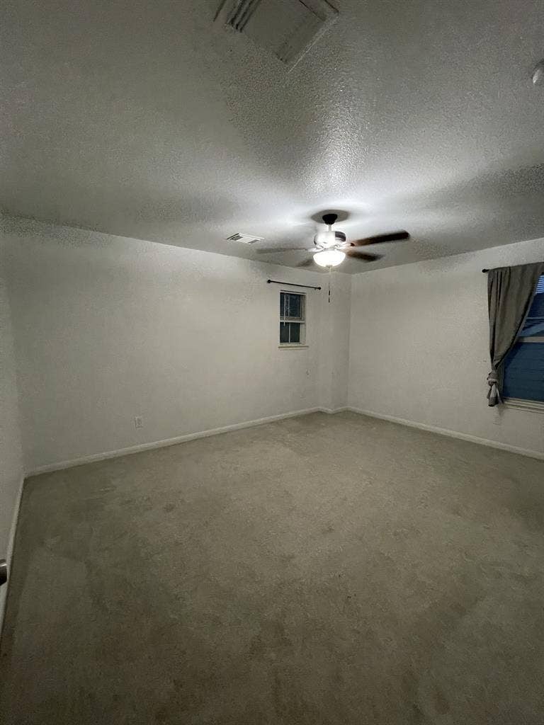 SPACIOUS ROOMS (Sugar Land, TX)