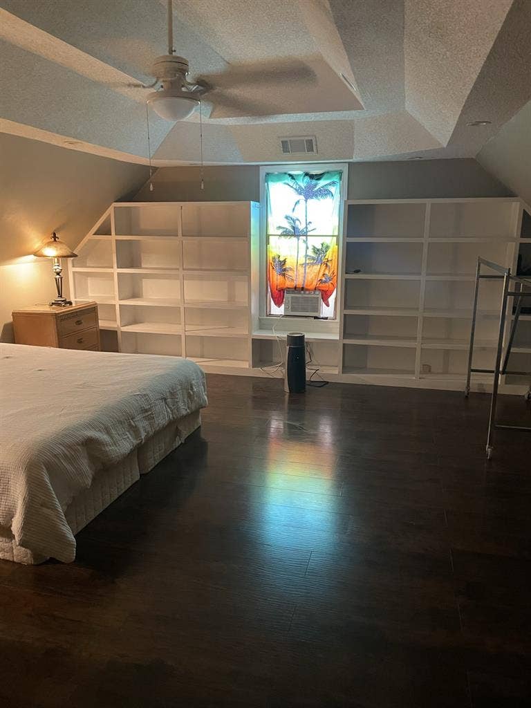 Large spacious Bedroom Vacancies