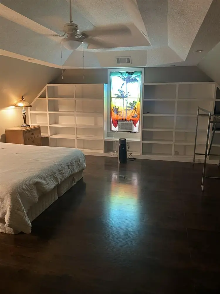 Large spacious Bedroom Vacancies
