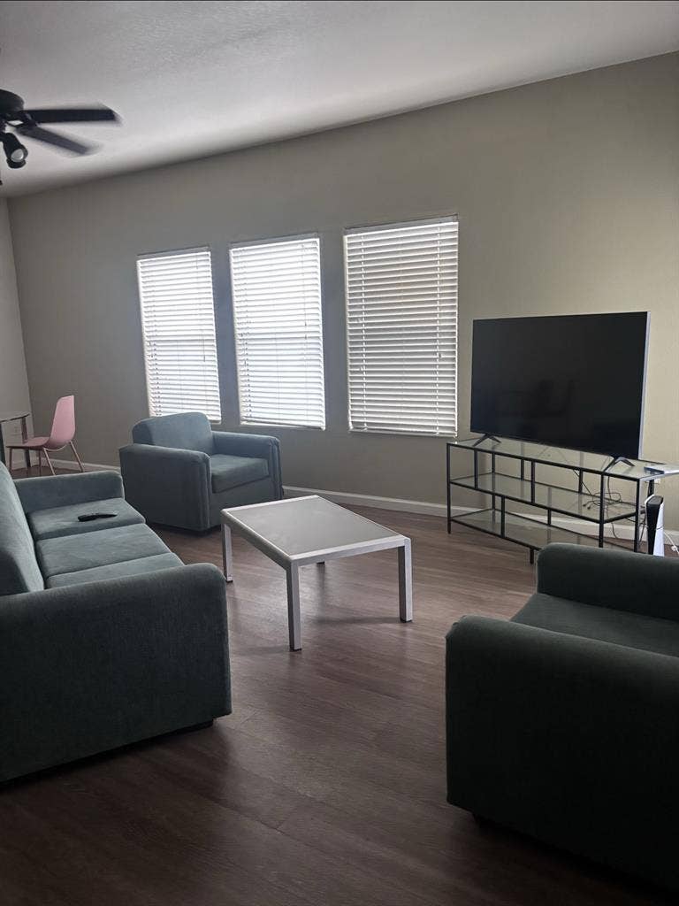 U ARIZONA SUMMER STUDENT HOUSING