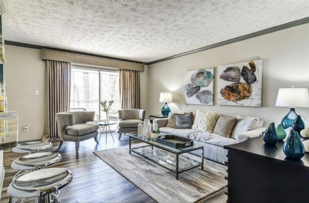 AVAILABLE ASAP!! Near Perimeter!!