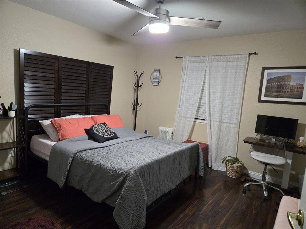 Large gorgeous room in a quiet area