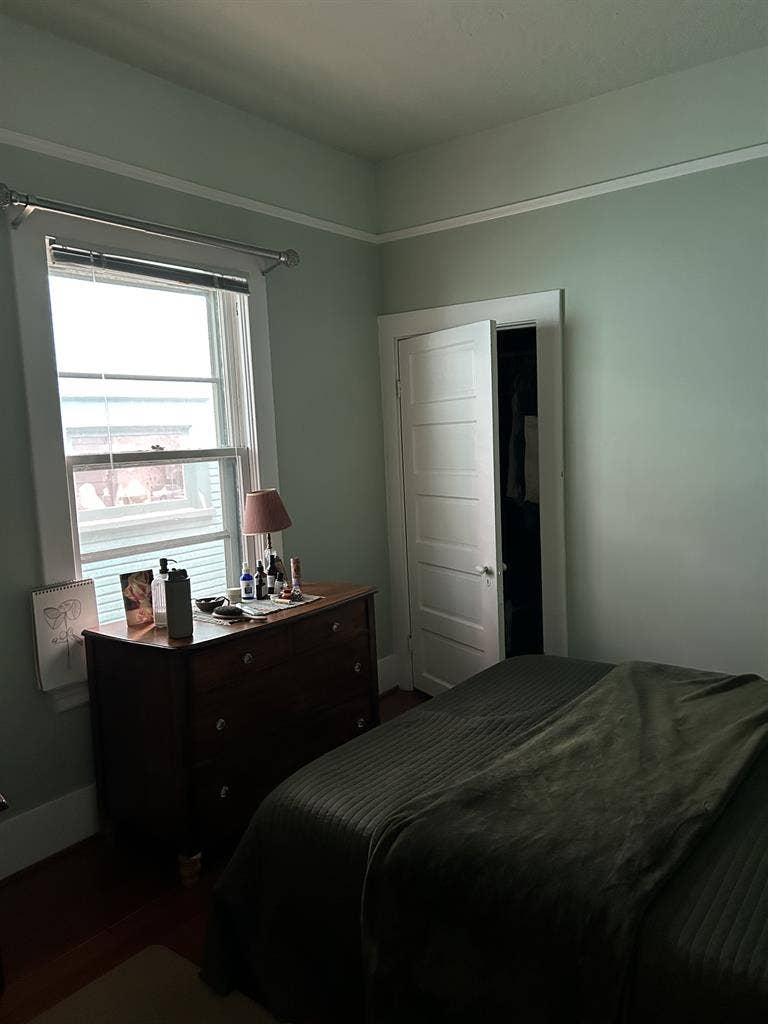 Room Available in Ladd's Addition!