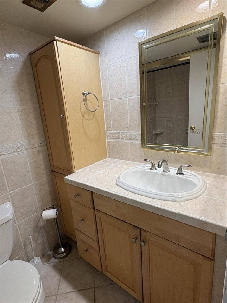 Reston Nice and Big room for rent