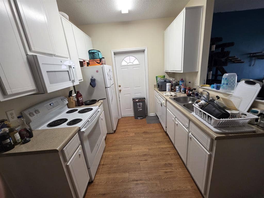 One bed one bath in Townhouse