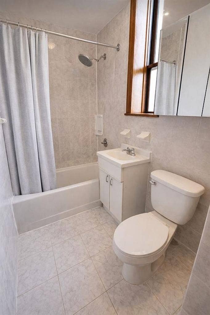 Beautiful Reno, non-furnished, 1Bed
