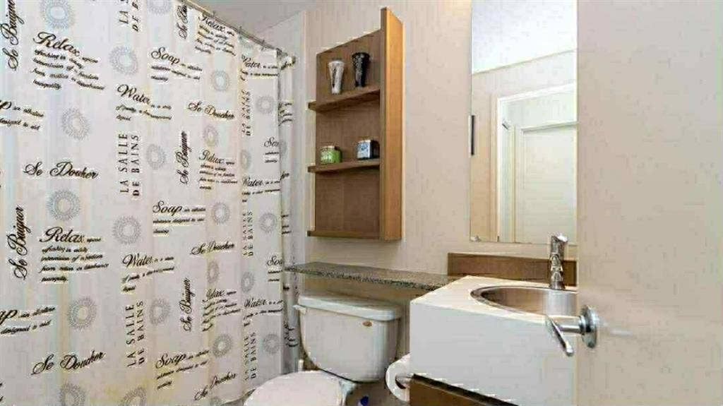 Fully furnished CN Tower view