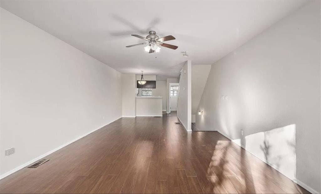 Room available in aurora in August