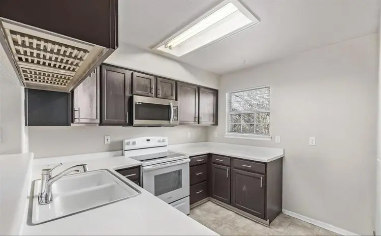 Room available in aurora in August