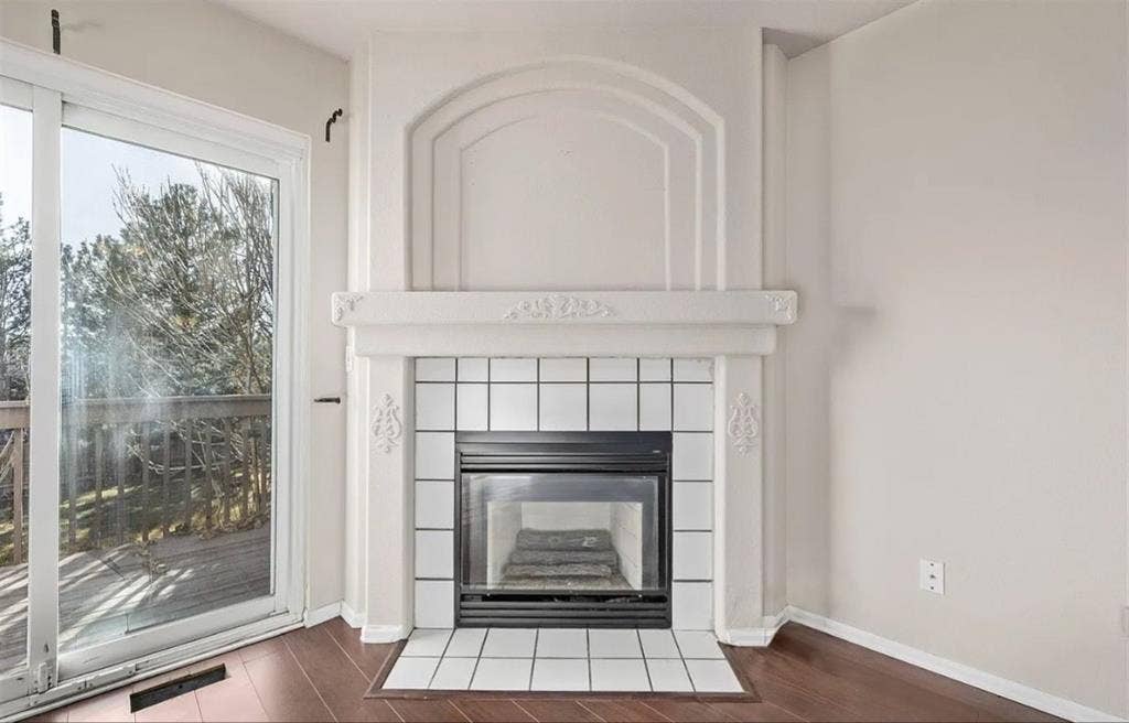 Room available in aurora in August