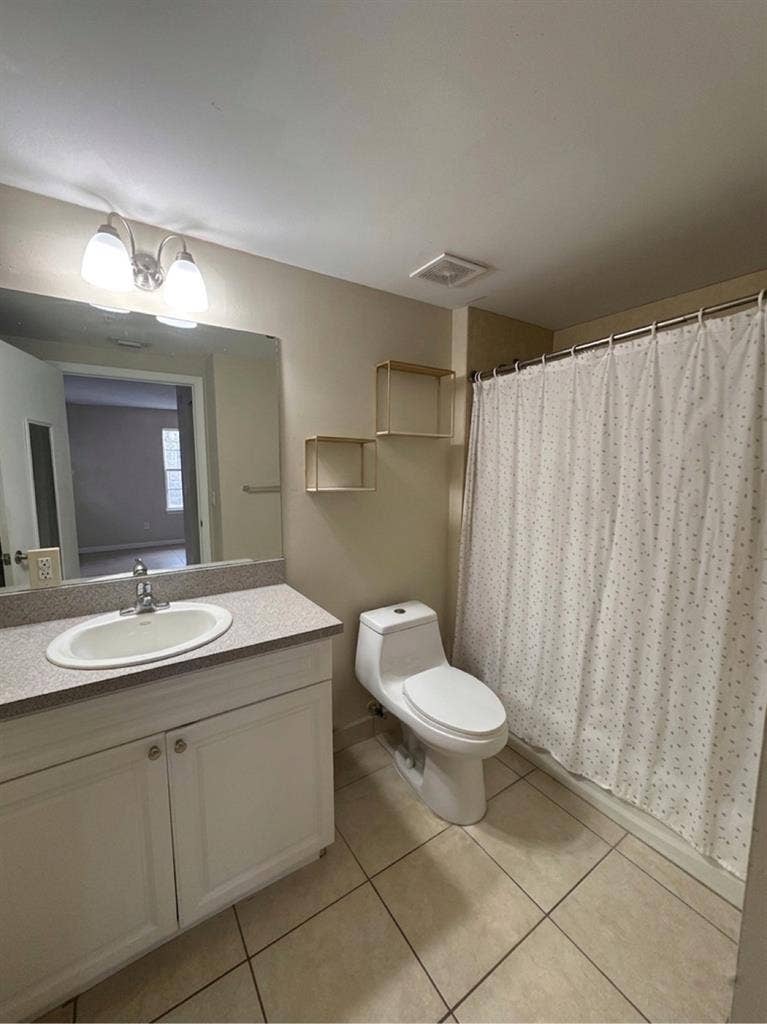 Private Room Near Brickell April 28