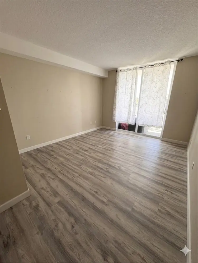 Private Room Near Brickell April 28