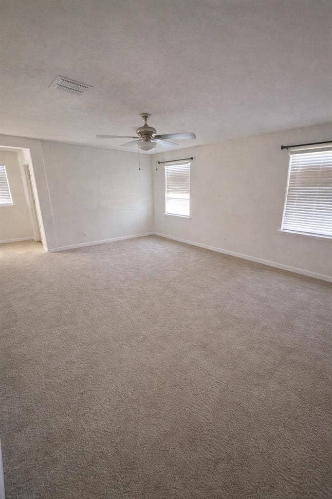 Room/private bath for rent!