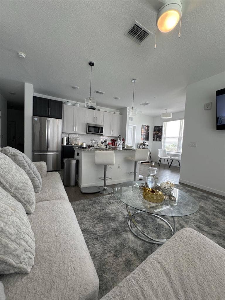 Room for rent and luxury apartment