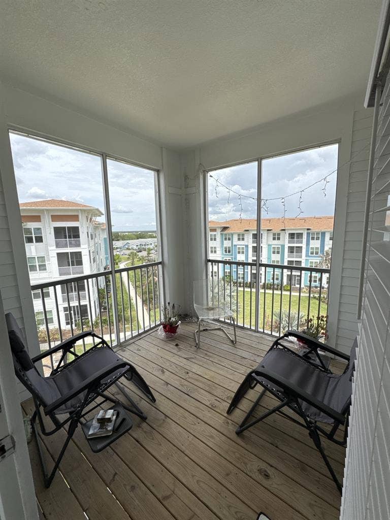 Room for rent and luxury apartment