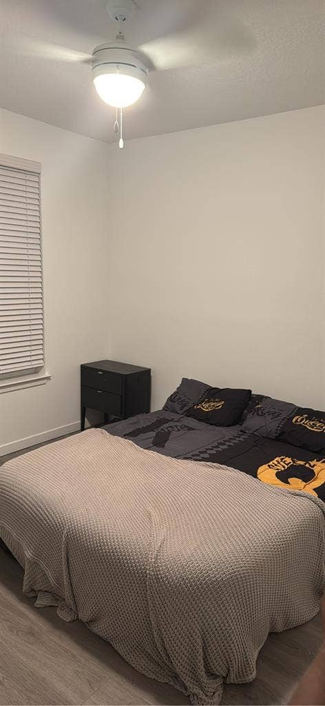 Room for rent and luxury apartment