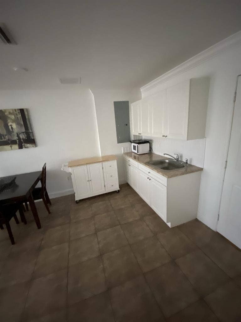 1 BEDROOM APT FURNISHED FOR RENT