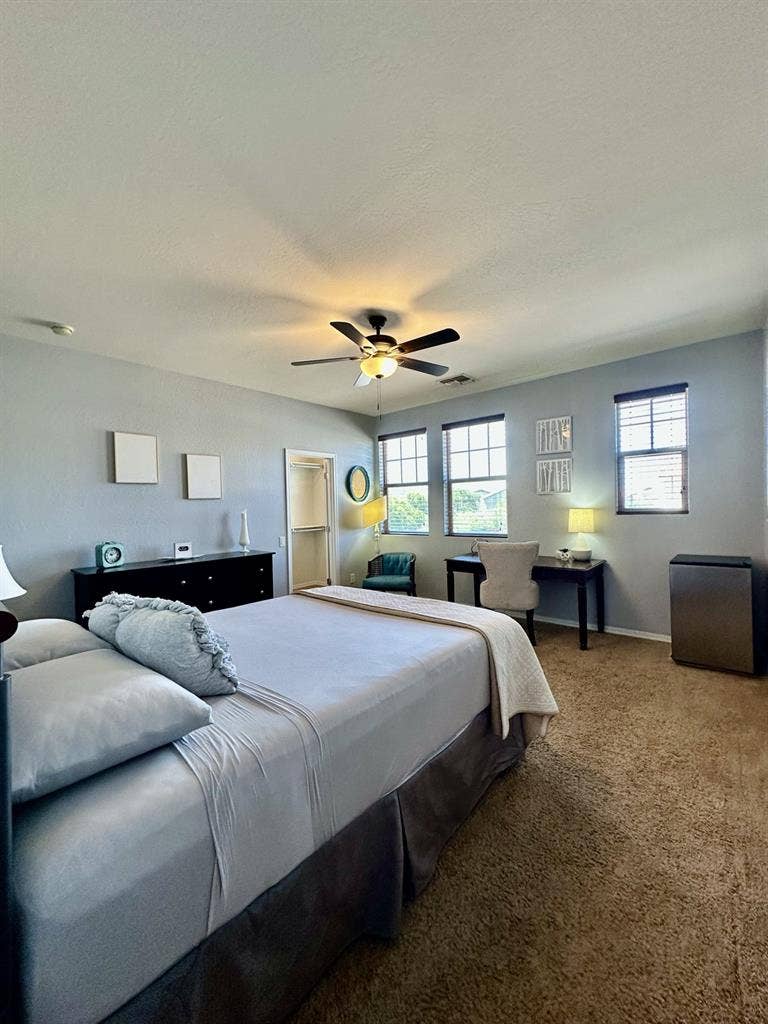 Master Suite $1,100 - North Phoenix
