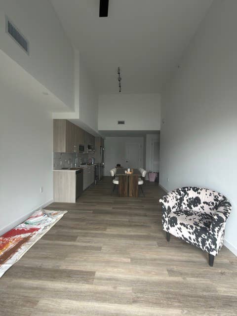 1BR in Brand New Building Downtown