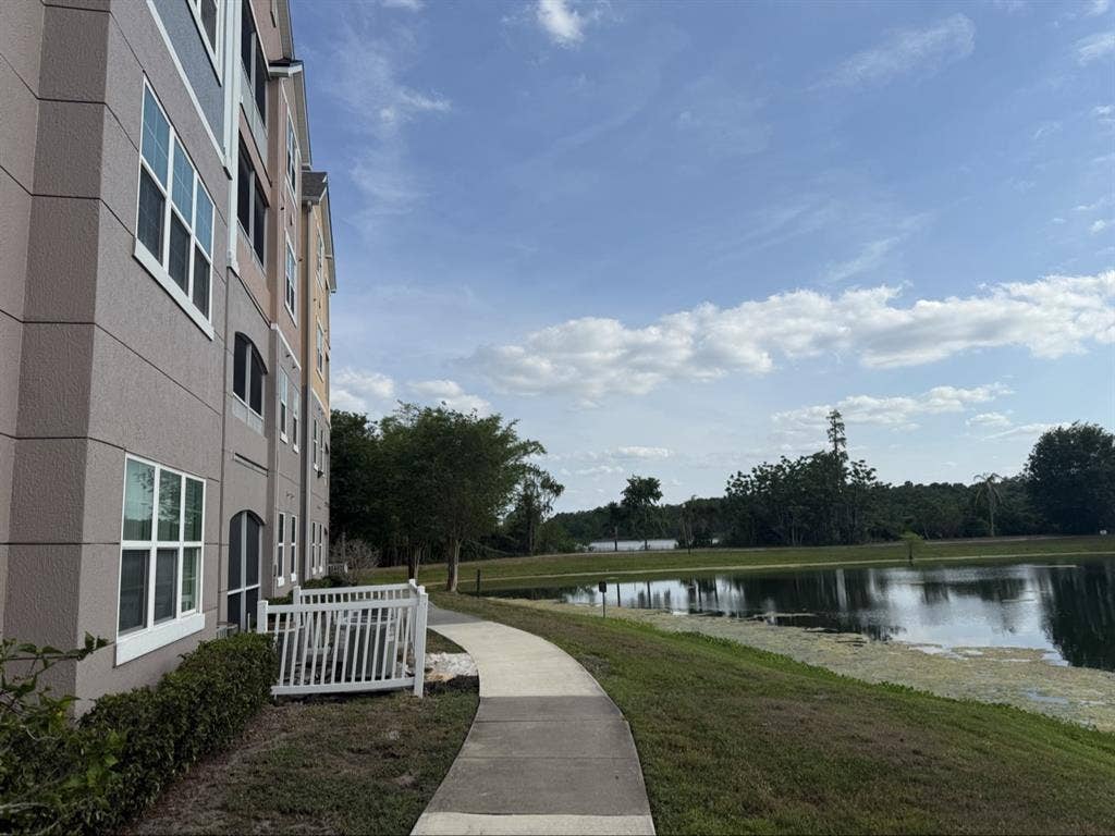 Large Room with Attached Bathroomm