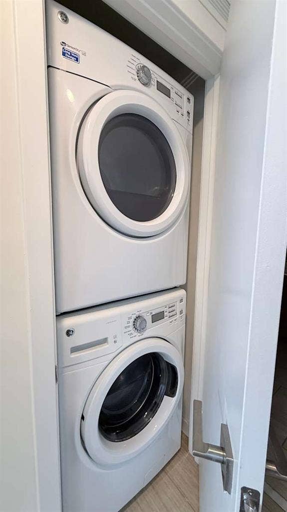 Master Bedroom w/ Private Bathroom