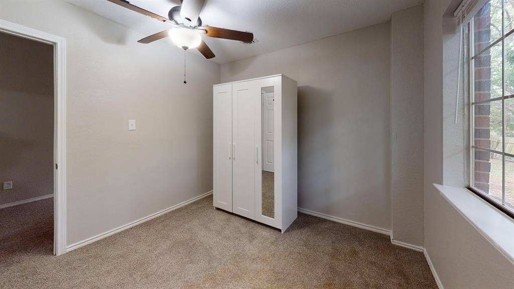 1 BR in Austin