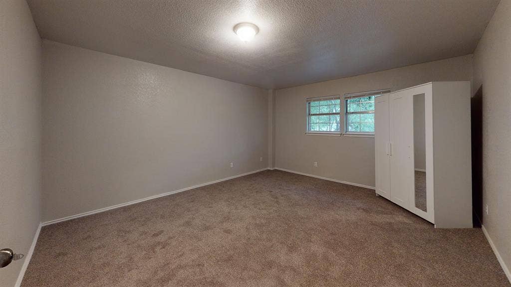 1 BR in Austin