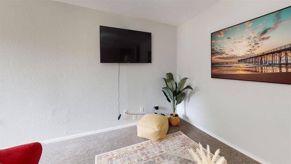 1 BR in Austin