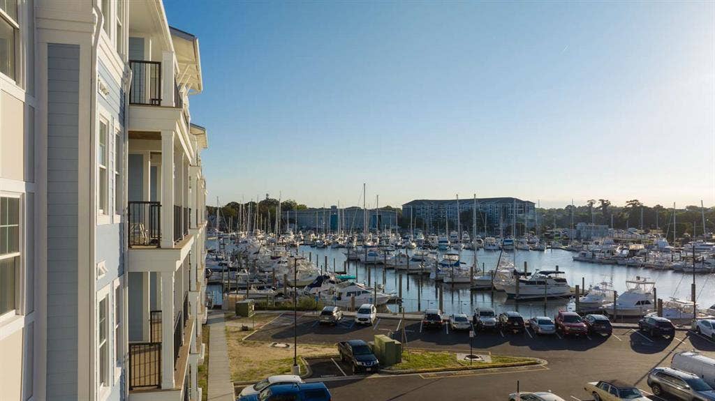 The Port (East Beach) Room for Rent