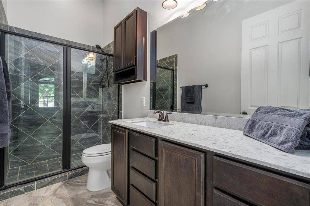 Luxury Living! Furnished w/ trail