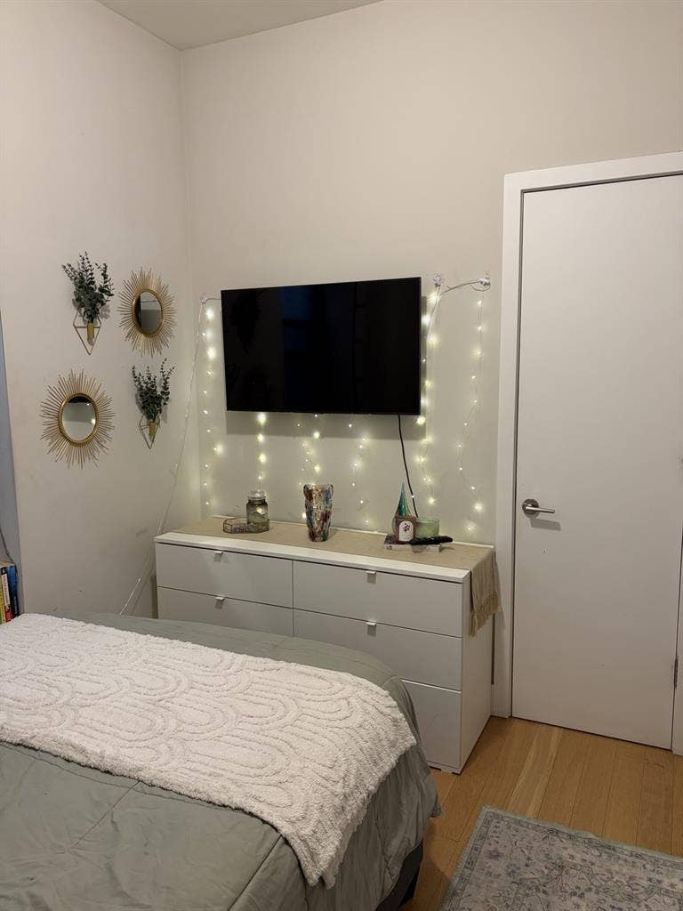 Looking for sublet 3 bedroom