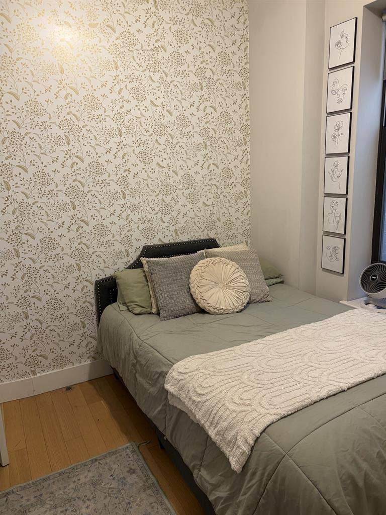 Looking for sublet 3 bedroom