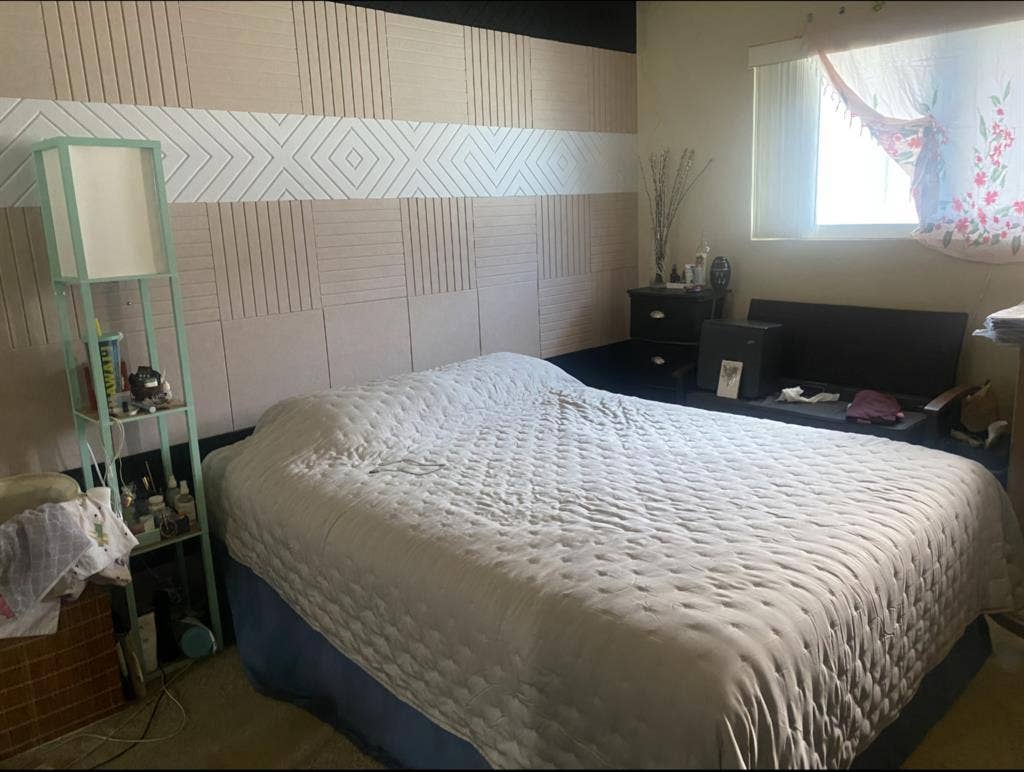 HB ROOM FOR RENT - JUNE 1ST