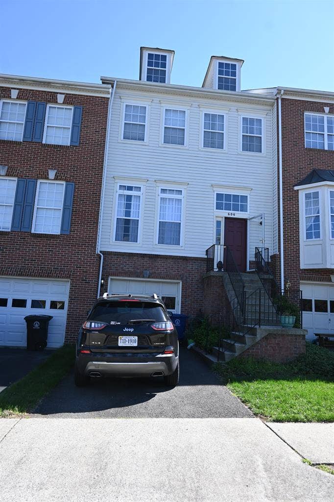 Townhouse with room for rent.