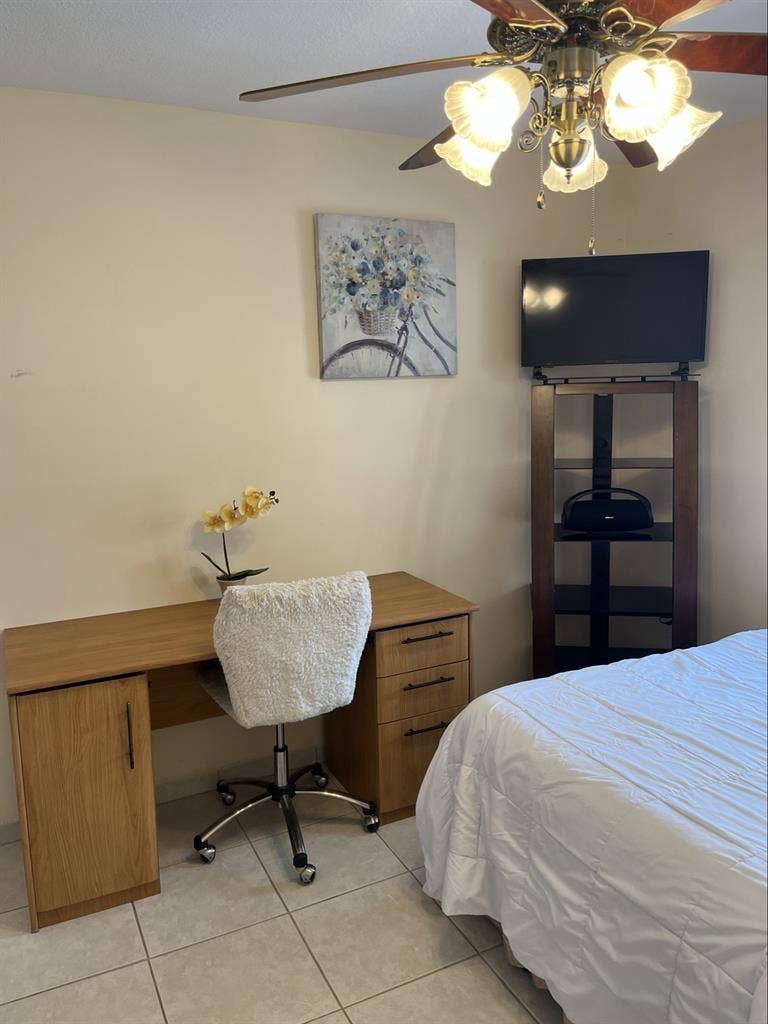 PRIVATE SUITE WITH POOL IN KENDALL