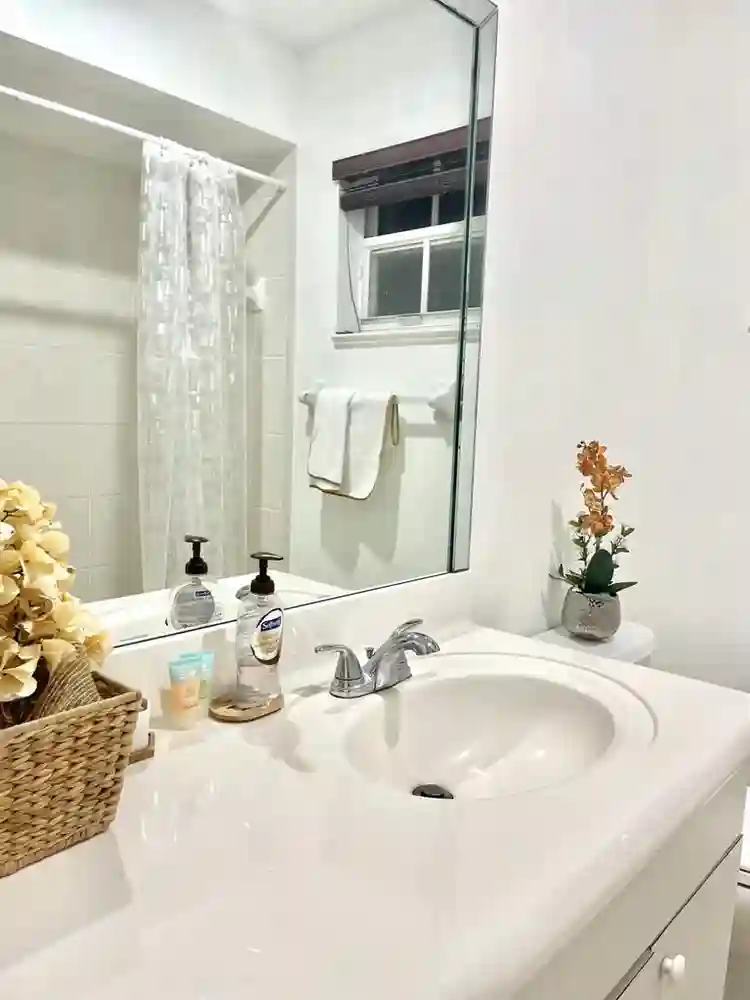 PRIVATE SUITE WITH POOL IN KENDALL