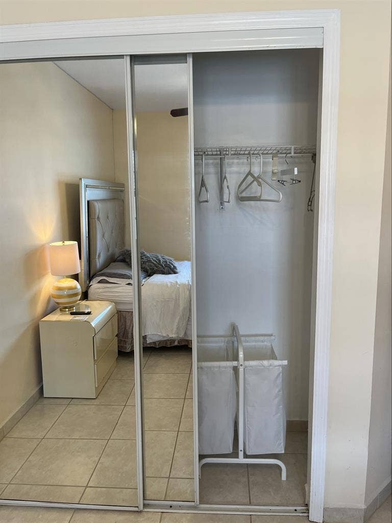 PRIVATE SUITE WITH POOL IN KENDALL