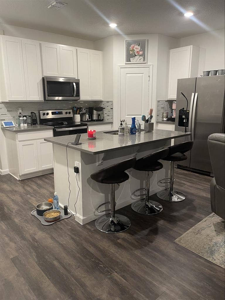 Looking for a roommate!