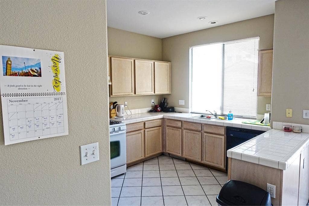 Room for rent in great location!!!
