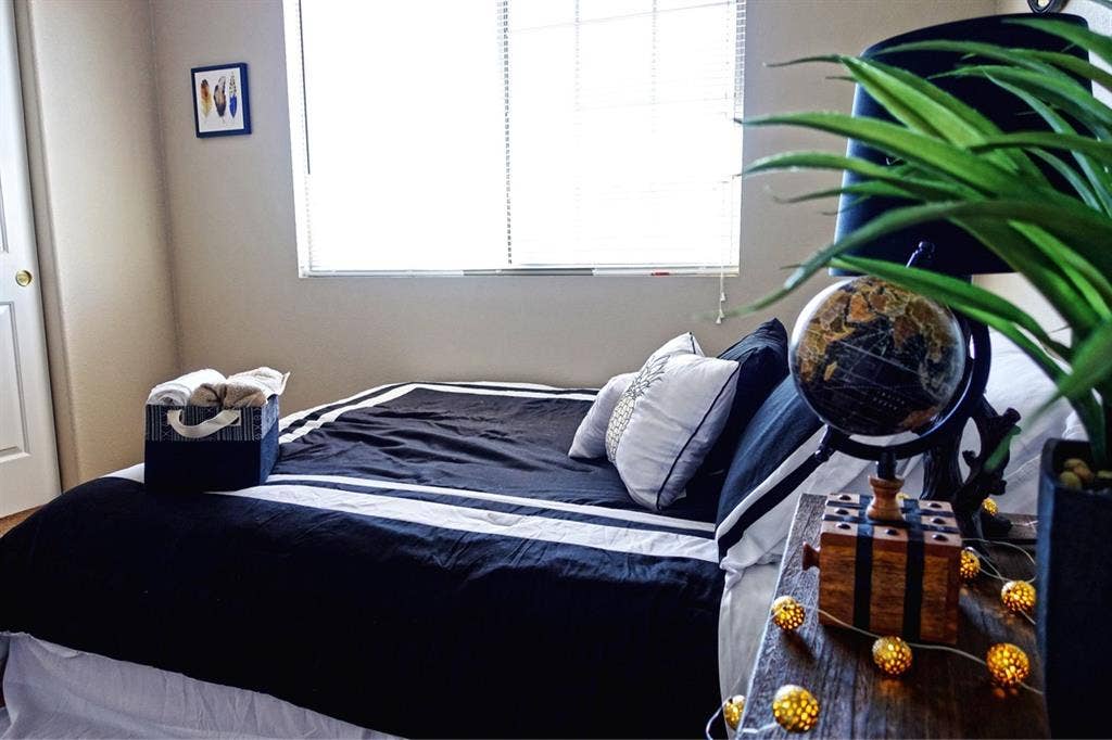 Room for rent in great location!!!
