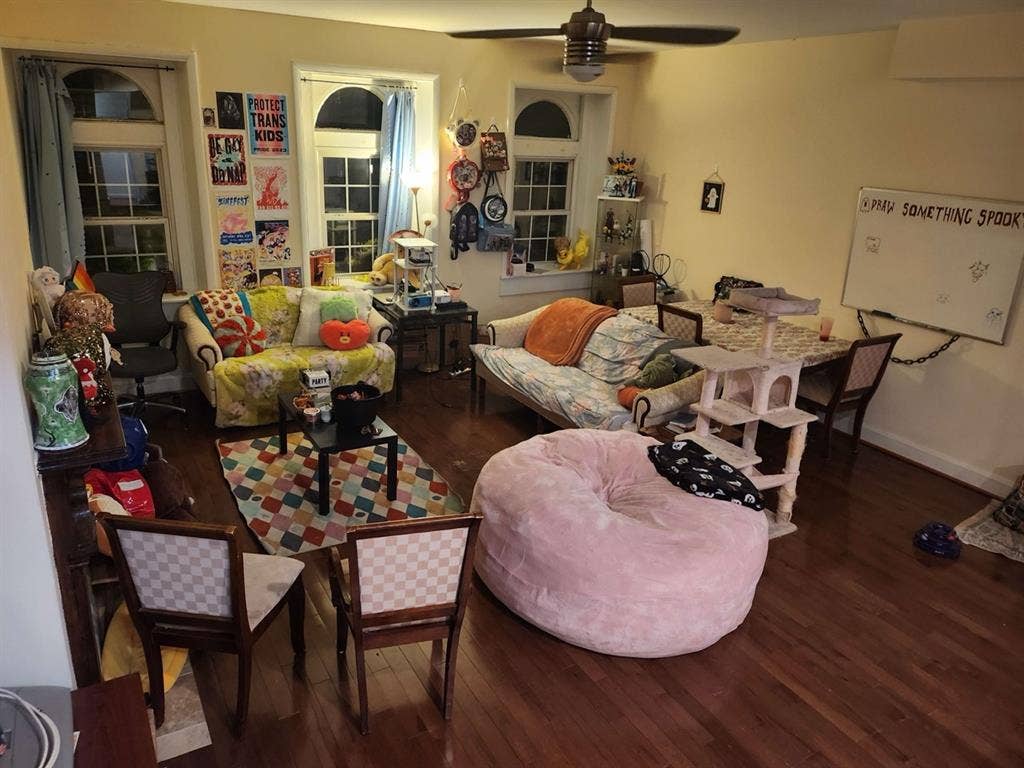 One room available in North Calvert