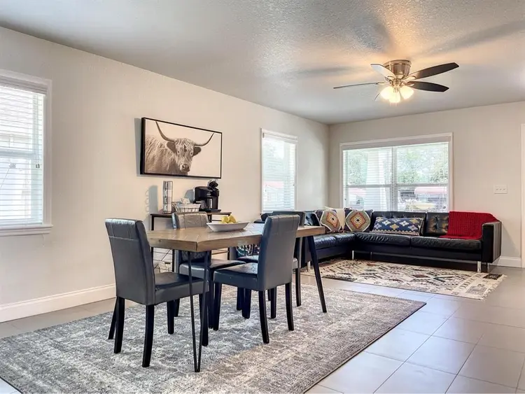Quiet Room In Newer Home -Bedroom 1