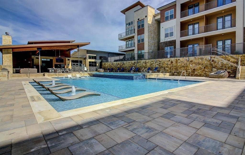 Looking for someone to rent 1 room