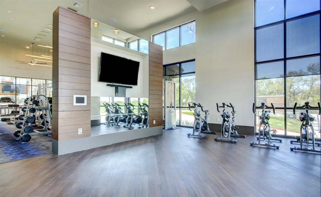 Looking for someone to rent 1 room